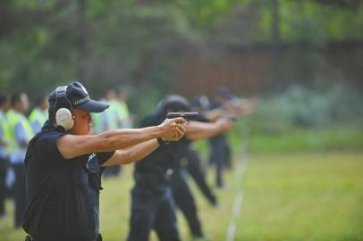 四川公安交警系统实战应用射击比武竞赛。